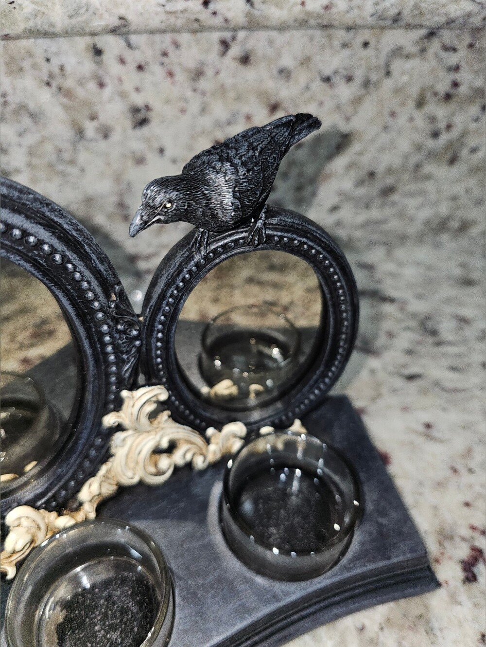 YANKEE CANDLE Raven Nights Mirror Triple Tea Light Candle - Picture 5 of 11